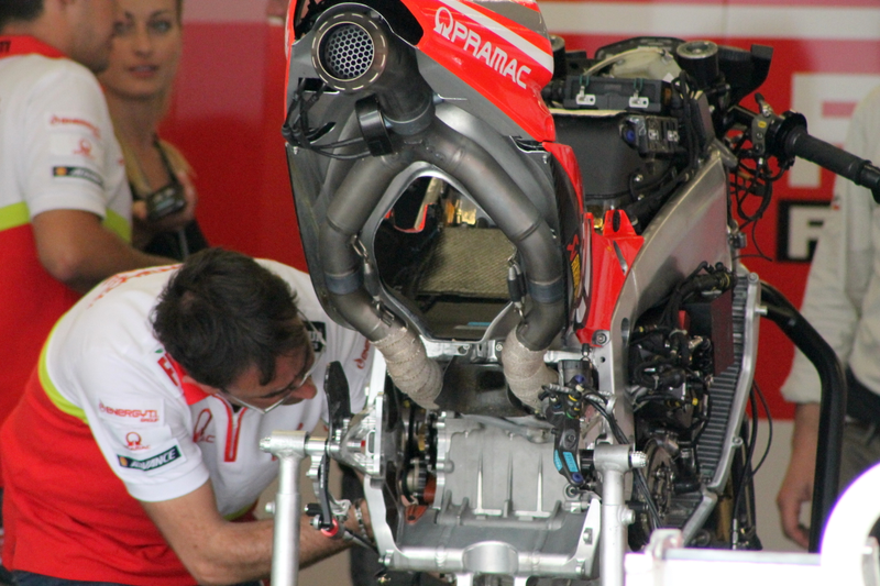 Illustration for article titled MotoGP Bikes In Various States Of Undress